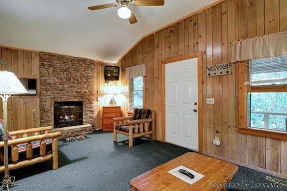 Mitchell's And Cottages Hotel 2*