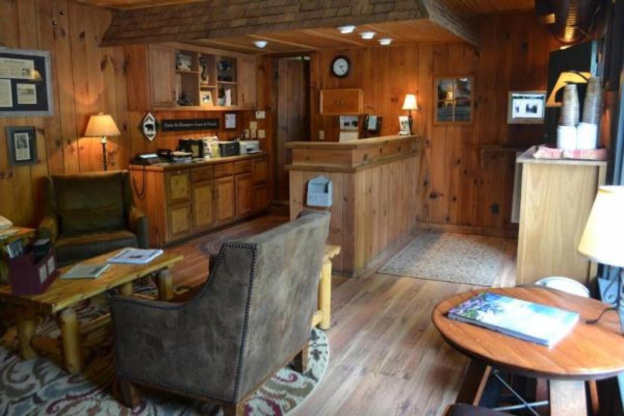 Mitchell's And Cottages 2*